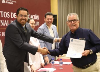 Sector Salud entrega reconocimientos de basificación y recodificación a personal