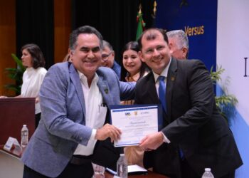 Destacando y respaldando a Jesús Madueña, la Nueva Universidad reconoce a 556 investigadores del SNI y 558 docentes con perfil PRODEP