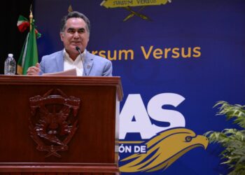 Justicia Federal ordena al Poder Judicial del Estado que se reinstale en su cargo como Rector Titular de la UAS a Jesús Madueña; le brindan la suspensión definitiva