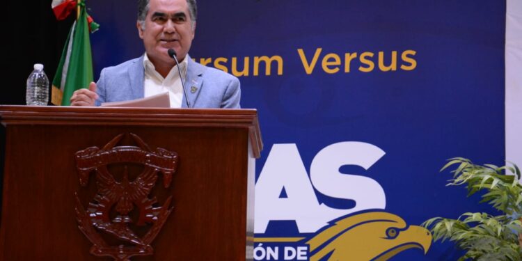 Justicia Federal ordena al Poder Judicial del Estado que se reinstale en su cargo como Rector Titular de la UAS a Jesús Madueña; le brindan la suspensión definitiva