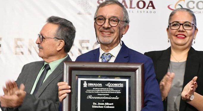 Entregan el Premio al Mérito Científico 2023 al Dr. Joan Albert Sánchez Cabeza, quien alertó contra efectos del cambio climático