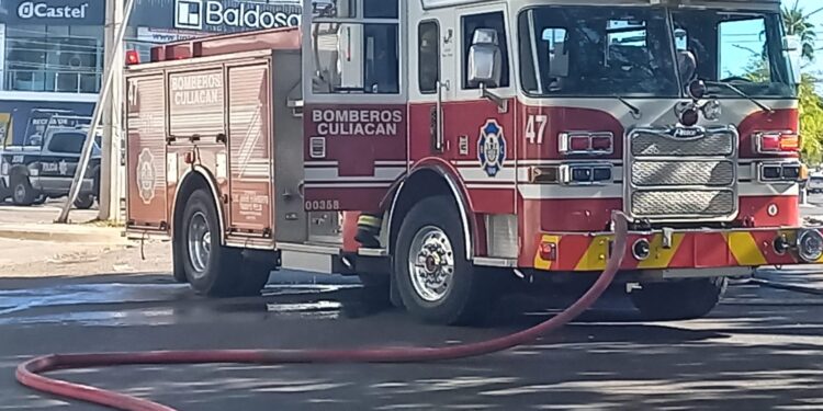 Fuga en gas en carro-tanque provoca movilización y evacuación en pleno Centro de Culiacán