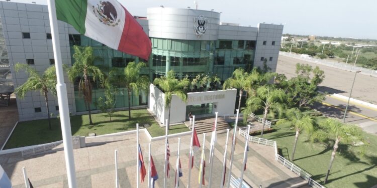 Determinación de la Justicia Federal de reinstalar a Jesús Madueña como Rector de la UAS debe ser acatada, de lo contrario juez cometería un delito