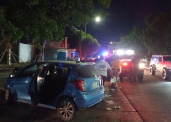 Mujer con capacidades diferentes resulta lesionada en choque