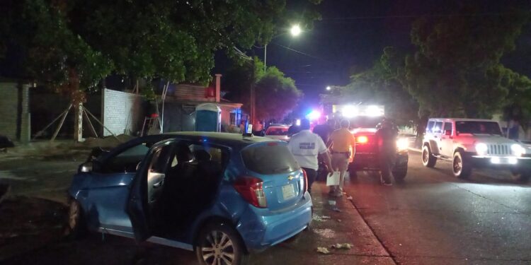 Mujer con capacidades diferentes resulta lesionada en choque