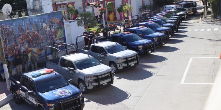 Entrega Gobierno del Estado 5 patrullas al municipio de Ahome