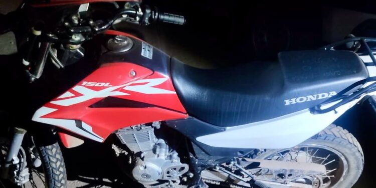 Roban motocicleta Honda ayer sábado y hoy es localizada abanada en Culiacán