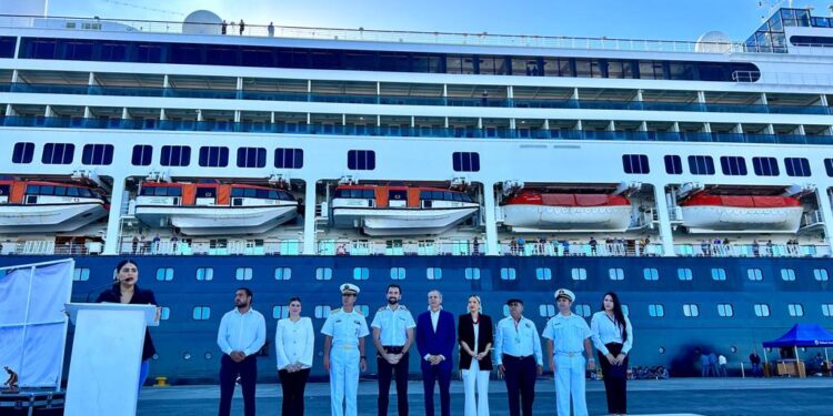 Se reanuda la llegada de cruceros a Topolobampo con el arribo del Volendam