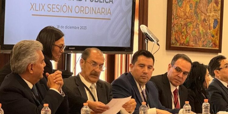 Miguel Calderón rinde protesta como invitado permanente del Consejo Nacional de Seguridad Pública