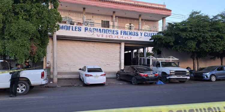 Llegando a un taller lo asesinan a balazos en Culiacán