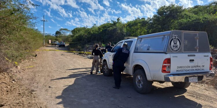 Envueltos en plástico negro y en avanzado estado descomposición hallan a 3 hombres en Culiacán