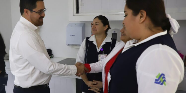 Adelanta Gobierno del Estado pago a trabajadores del Sector Salud