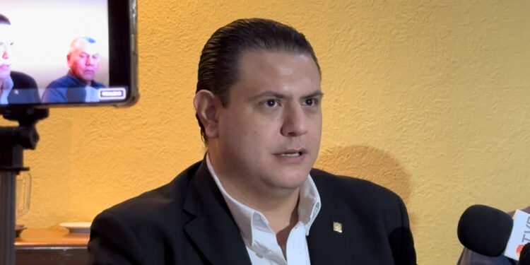 “Clouthier no hagas señalamientos para escupir para arriba: Ramiro Garza