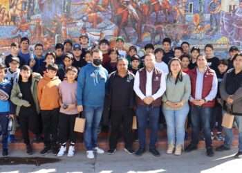 La historia de Badiraguato es interés de la niñez sinaloense; López Elenes recibe a estudiantes