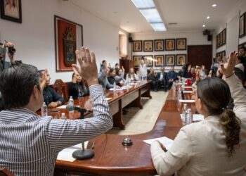 Cabildo aprueba 40 por ciento de descuento en impuesto predial para inmuebles comerciales*