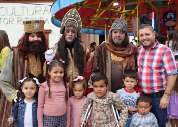 ¡Llegan los Reyes Magos a Badiraguato! Alcalde celebra con niñas y niños