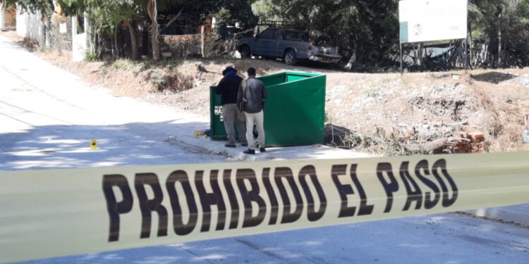 Lo matan y lo depositan en contenedor de basura del Ayuntamiento de Culiacán