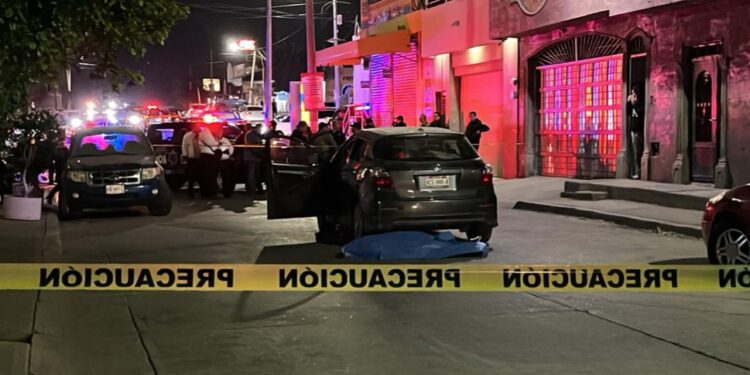 Asesinan a balazos a una mujer residente de EU en supuesto asalto