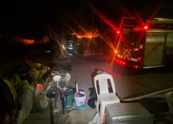 Tras una riña, una mujer pierde su casa en incendio en la Díaz Ordaz