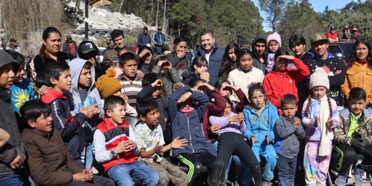 “Primero los que menos tienen”: Alcalde de Badiraguato visita comunidades serranas