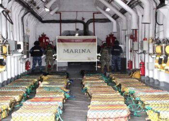 Vinculan a proceso a tres mexicanos y dos ecuatorianos con una tonelada de cocaína en costas de Michoacán