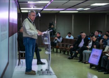 Debe privilegiarse el consenso a través del diálogo en el tema de la reforma universitaria: Rocha Moya