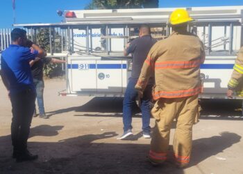 Grave pintor de “brocha gorda” al sufrir descarga eléctrica en edificio de La Cruz, Elota