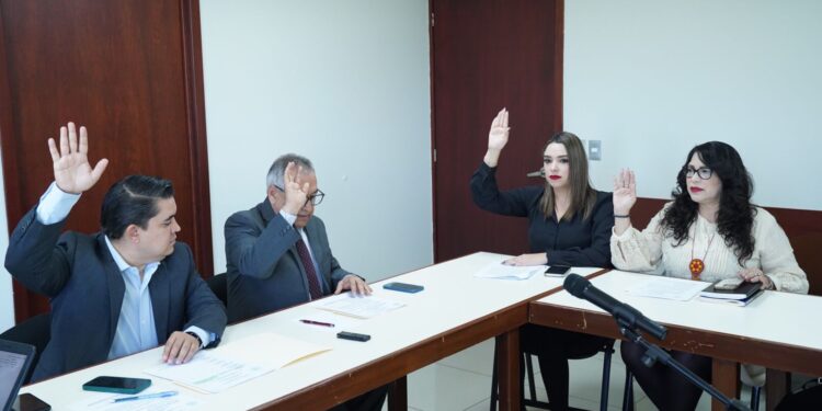 Aprueba Comisión retiro forzoso de Magistrado José Antonio García Becerra; declara la vacante