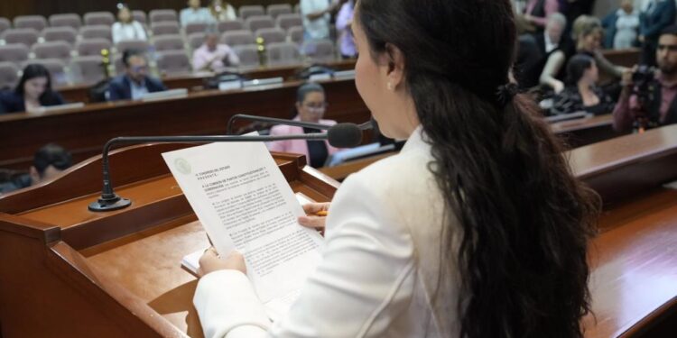 Diputadas y diputados dan lectura a dictamen de Ley de Revocación de Mandato