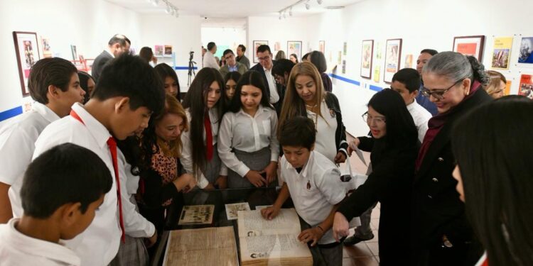 Abre la muestra “Los libros de Texto Gratuitos en la Historia de México, 1960-2023” en el MASIN