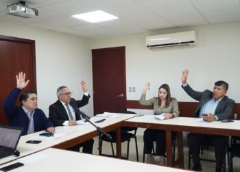 Declara Comisión improcedente denuncia de juicio político vs. Estrada Ferreiro