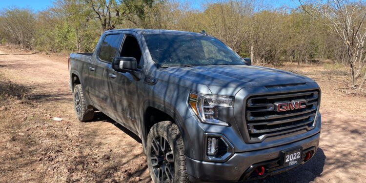 Recupera Policía de Investigación una camioneta Sierra 2022 en Badiraguato