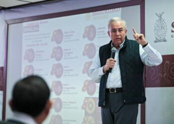 Vamos a mejorar las condiciones de vida de jornaleros en cuarterías: Rocha Moya