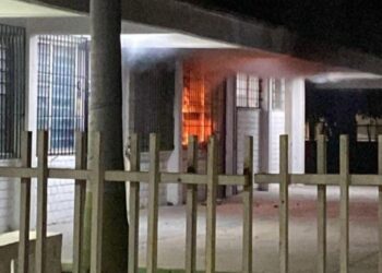 Fallece velador al intentar apagar un incendio en una escuela de Aguaruto