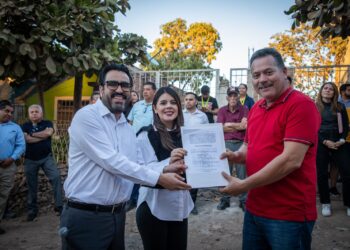 Dan certeza jurídica a familias de las colonias Progreso y Amapas I