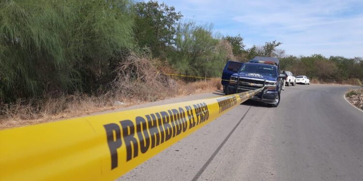 Hallan a una persona asesinada y envuelta en plástico negro