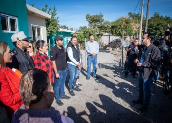 Ayuntamiento entrega 24 viviendas a familias de Aguaruto