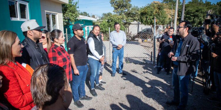 Ayuntamiento entrega 24 viviendas a familias de Aguaruto
