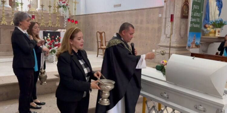 Sueño americano termina en tragedia: Despiden a Artur, niño africano que murió tras caer del tren en El Fuerte