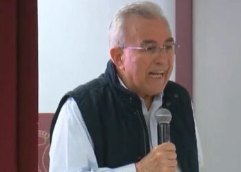 Es necesario destruir el hacinamiento: Rocha Moya al anunciar atención a familias en cuarterías de Guasave