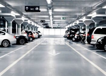 ¡No más pagos! Diputados de Morena buscan que estacionamientos de centros comerciales sean gratuitos