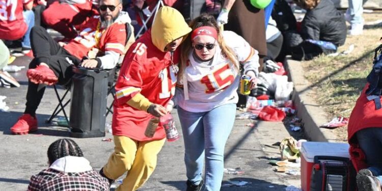 Al menos un muerto y 21 heridos en un tiroteo durante las celebraciones del Super Bowl de los Kansas City Chiefs