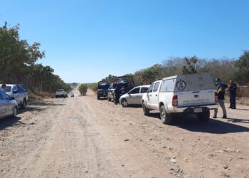 Hallan a un hombre ejecutado a balazos a un costado de “La Casa de El Lago”