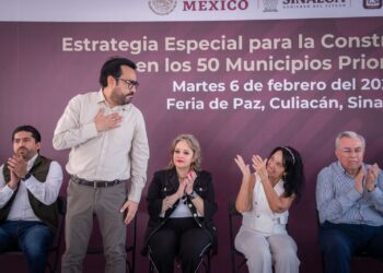 Juan de Dios Gámez asiste a la Inauguración de la Feria de Paz en la colonia Lázaro Cárdenas