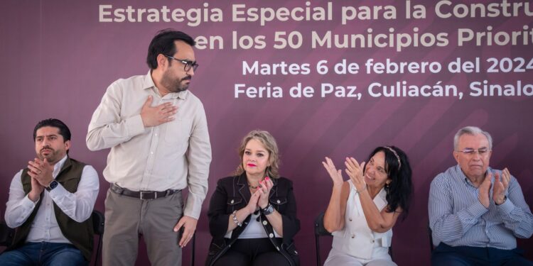 Juan de Dios Gámez asiste a la Inauguración de la Feria de Paz en la colonia Lázaro Cárdenas