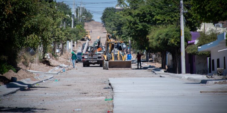 Obras de pavimentación en concreto hidráulico registran avances en colonia Rosario Uzárraga