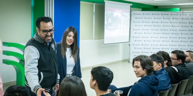 Juan de Dios Gámez sostiene primer diálogo con estudiantes del Tec Milenio