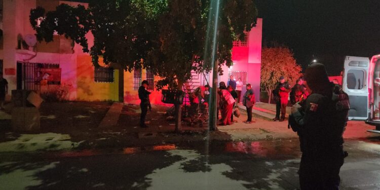 Balean a guardia de seguridad en Alturas del Sur durante asalto