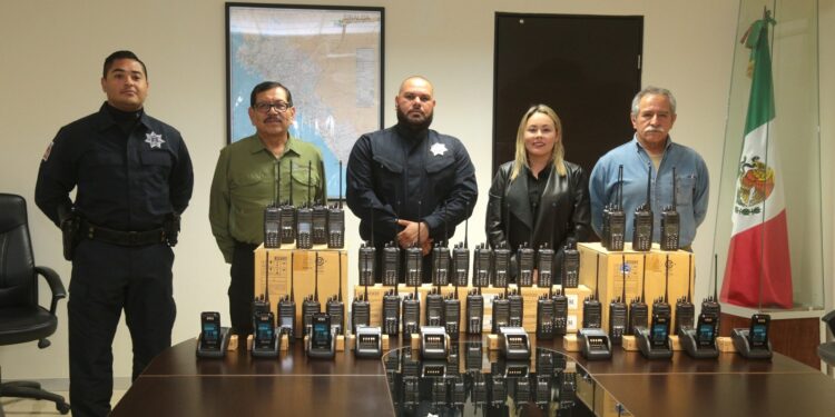 Entrega la SSPE equipo de radiocomunicación a la SSPyTM de Culiacán