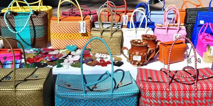 Celebran una nueva edición de la Expo Tejiendo Sueños en la Plazuela Rosales